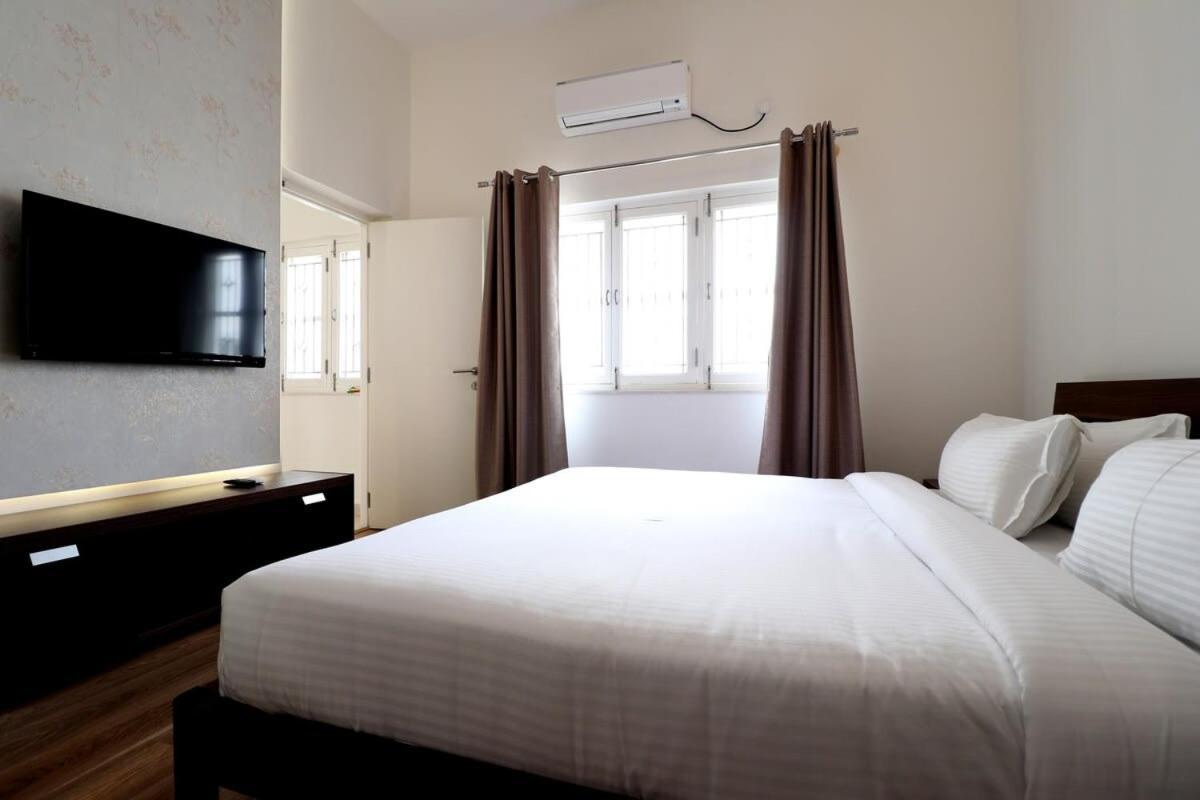 Welcome To Serenity-Luxury Villa At Prestige Augusta Golf Village 벵갈루루 외부 사진
